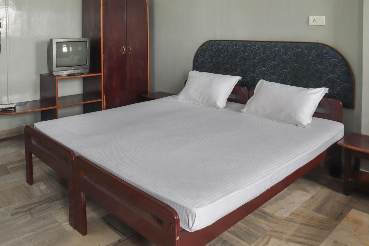 Spot On 49477 Hotel Galaxy Dimāpur Exteriér fotografie