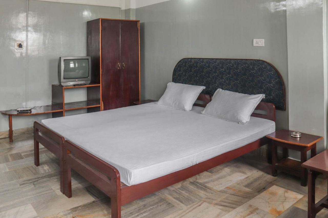 Spot On 49477 Hotel Galaxy Dimāpur Exteriér fotografie